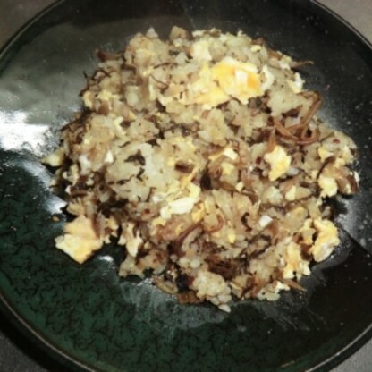 こんばんは＾＾。お夕飯にチャーハン作らせてもらいました。高菜のお味がお米と絡んでとてもおいしかったです。
ごちそう様でした♪
